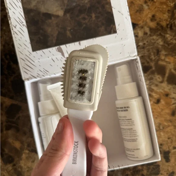 Birkenstock Deluxe Shoe Care Kit – 4-Piece Cleaning & Protection Set - Picture 9 of 12